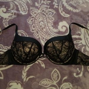 VS 36C Bombshell Plunge leather detail +2 cups Bra